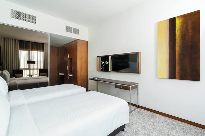 Room 32 of 131