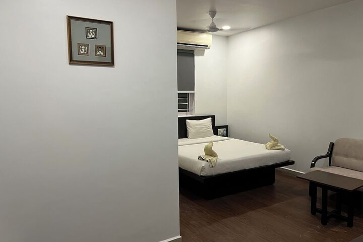 Room 16 of 40