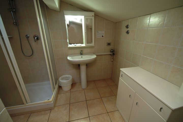 Room 44 of 64