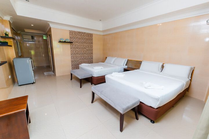 Room 13 of 35