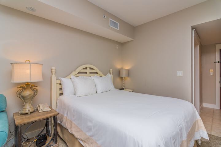 Room 46 of 270