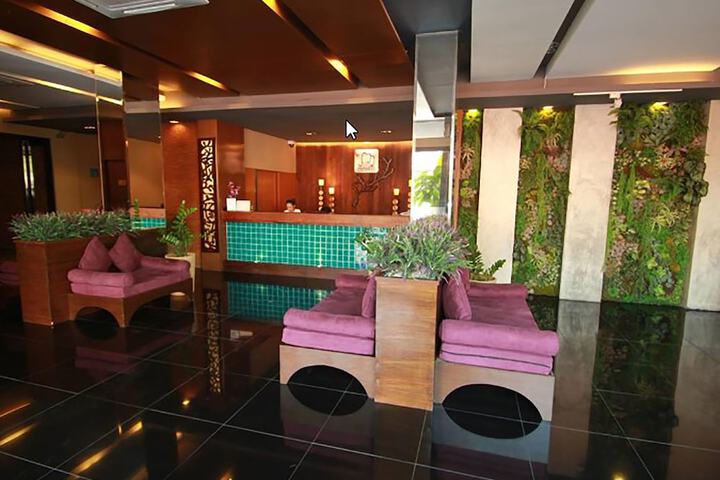 Hotel 2 of 33