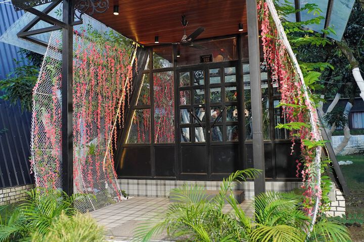 Hotel 82 of 102