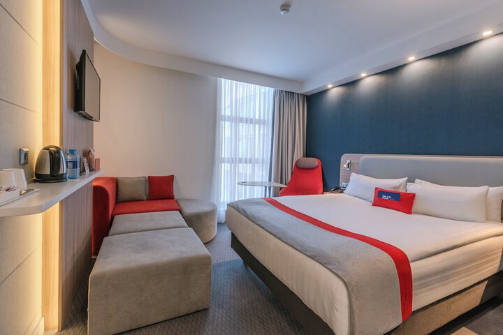 Room 15 of 108