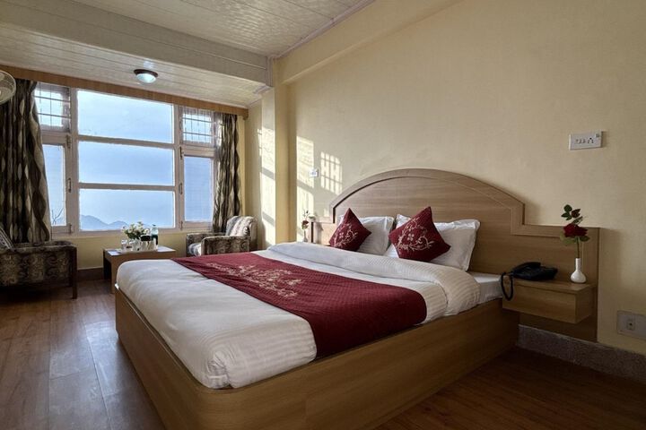 Room 2 of 30