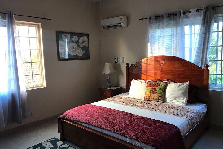 Room 10 of 114