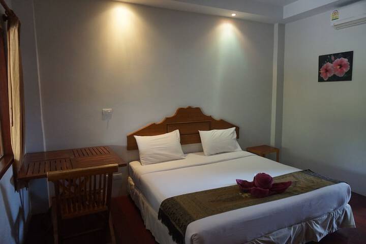 Room 7 of 28