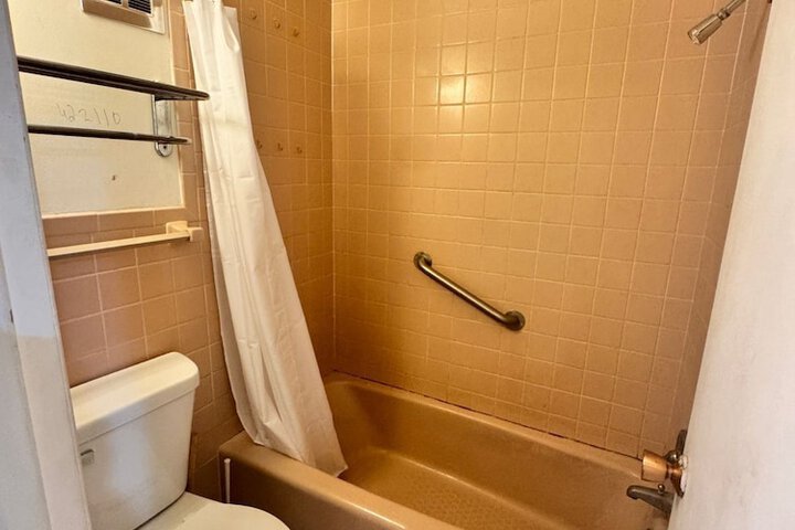 Room 20 of 35