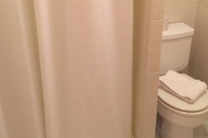Room 20 of 182