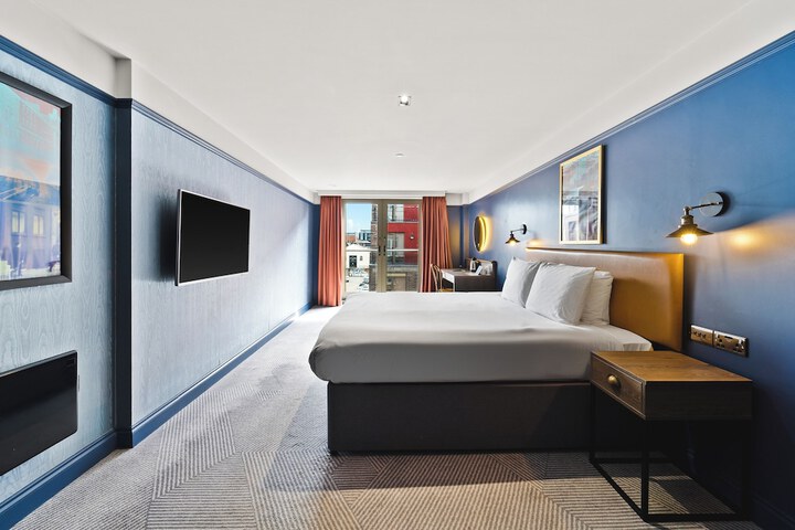 Room 15 of 43