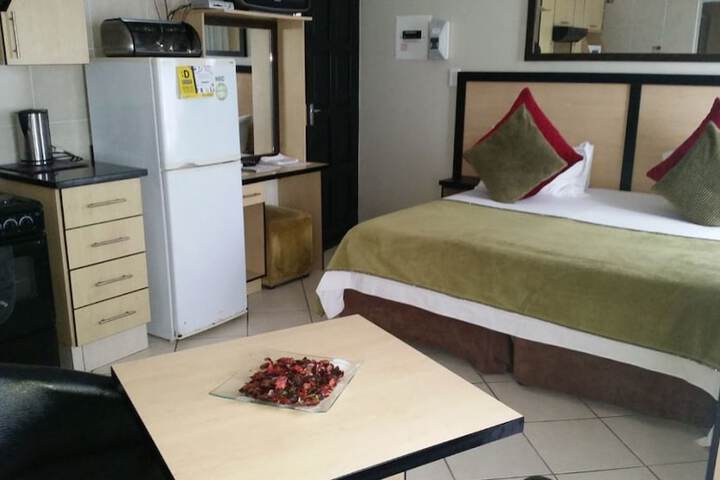 Room 4 of 73