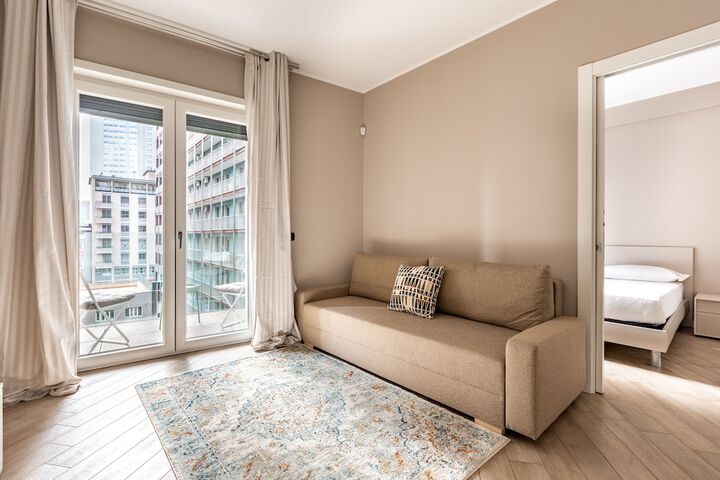 Room 6 of 15