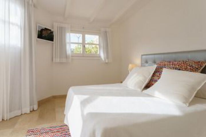 Room 8 of 23