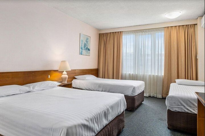 Room 5 of 38