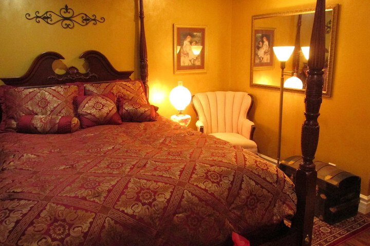 Room 9 of 46