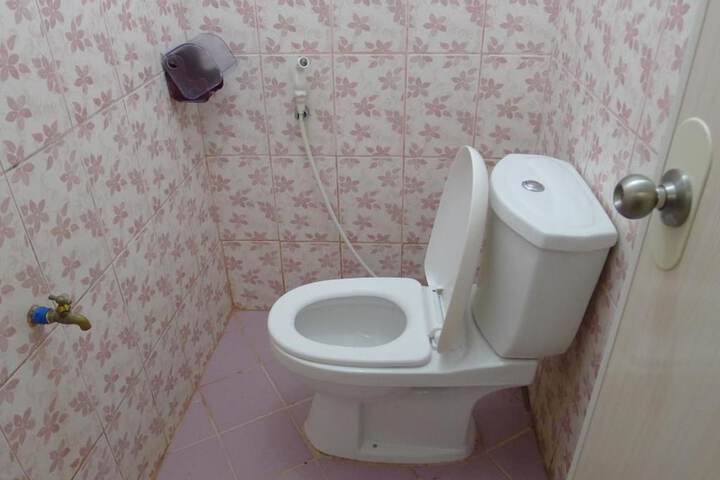 Room 13 of 20