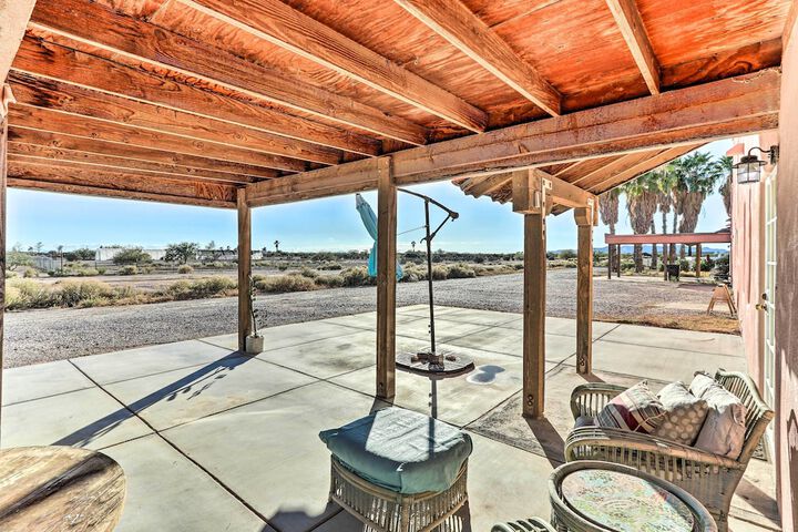 Eloy Desert Oasis w / Courtyard & Pool Access!