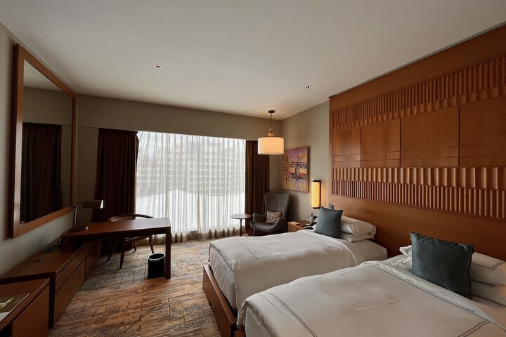 Room 8 of 30