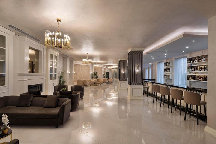 Hotel Interior 21 of 171