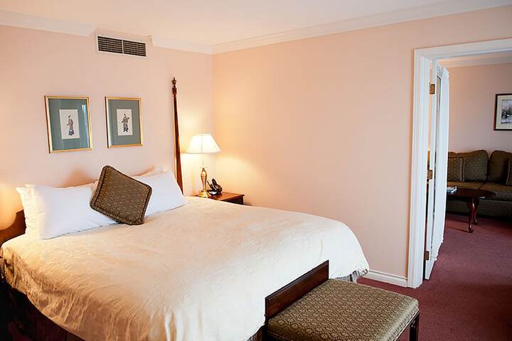 Room 4 of 64