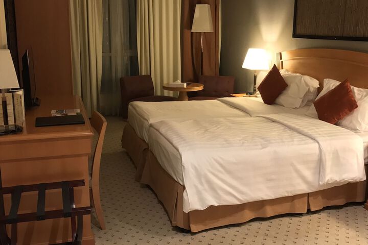 Room 8 of 156