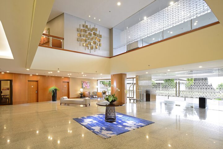 Entrance & Lobby