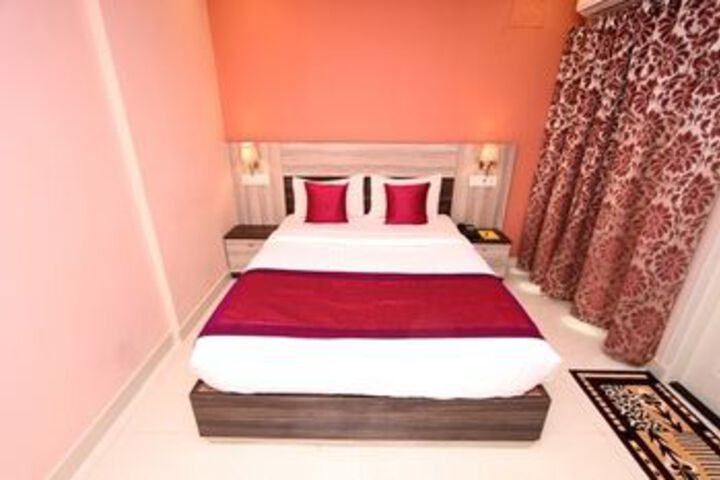 Room 12 of 20
