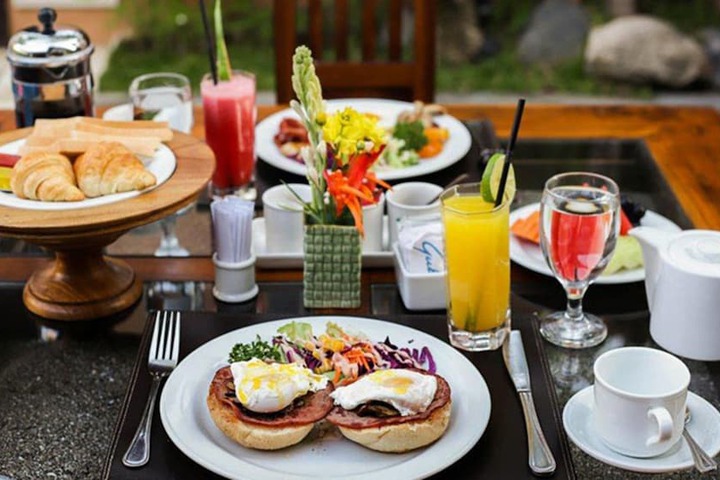 Breakfast/Coffee Service 19 of 24