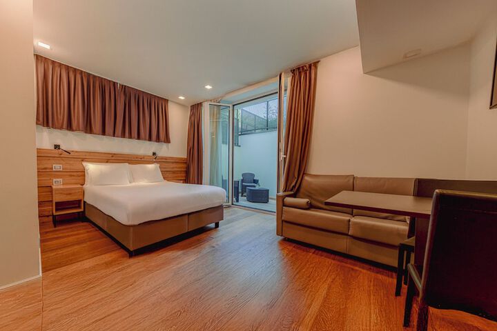 Room 21 of 47