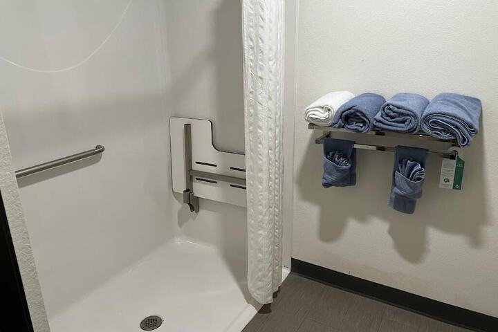 Room 14 of 34