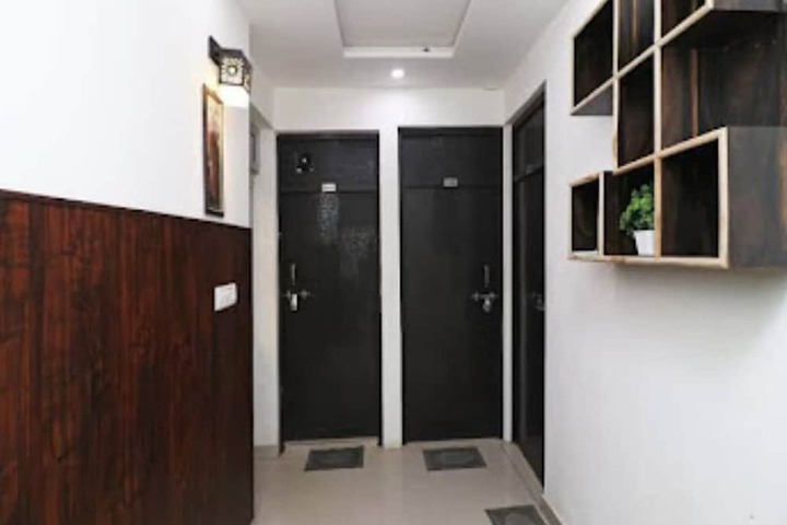 Room 13 of 19