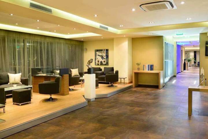 Entrance & Lobby