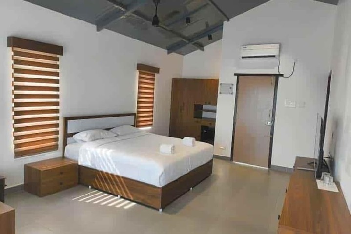 Room 3 of 26