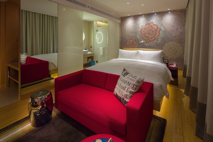 Room 21 of 108