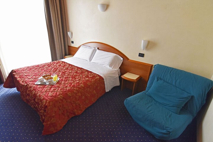 Room 15 of 42