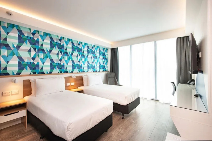 Room 3 of 16