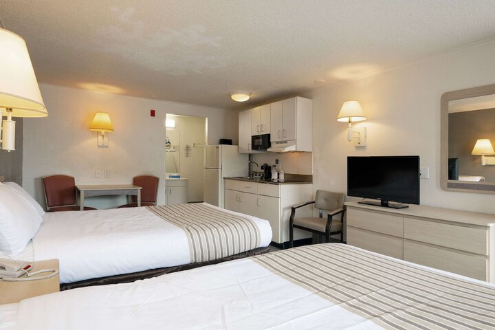 Efficiency 2 Double Beds (5 of 9)