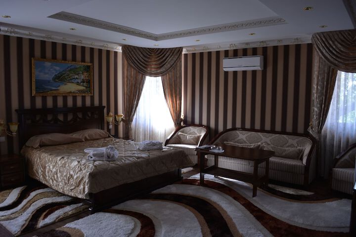 Room 12 of 39