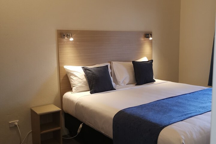 Room 10 of 58
