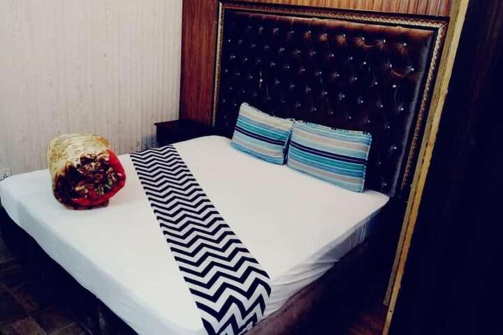 Room 25 of 39