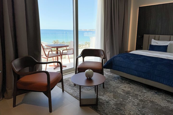 Room 14 of 40