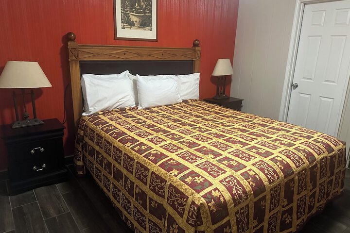 Room 8 of 36