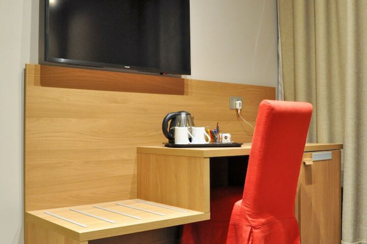 Room 9 of 72