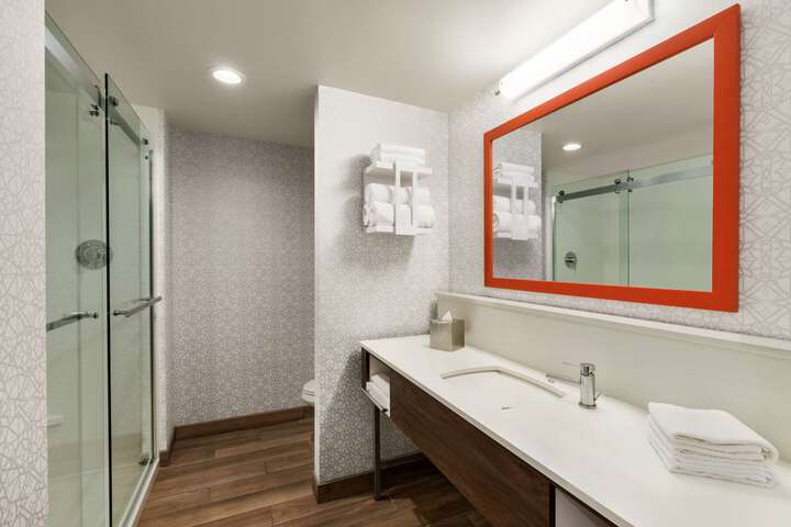 Room 33 of 204