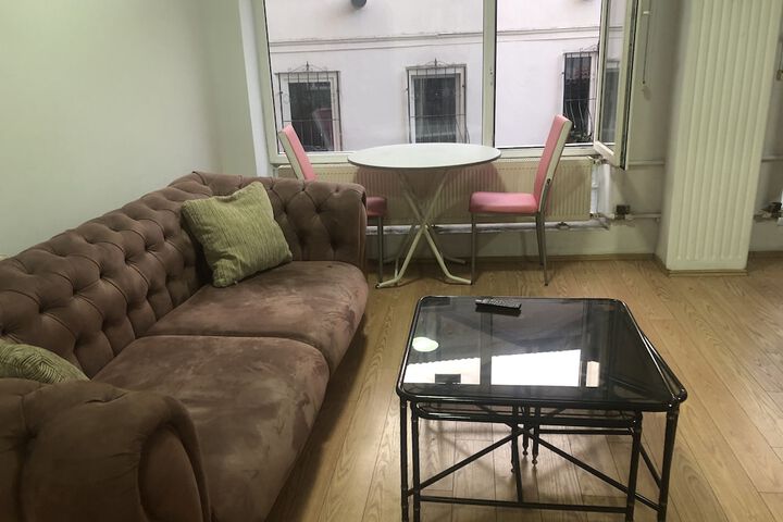 Room 33 of 62