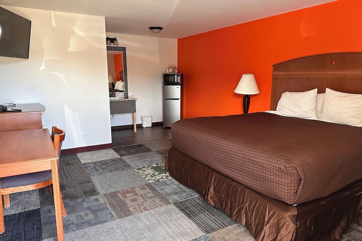 Room 15 of 33