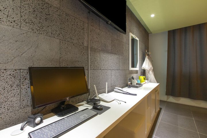 Room 15 of 40