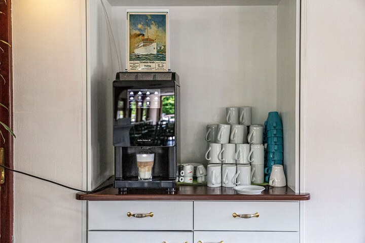 Breakfast/Coffee Service 29 of 46