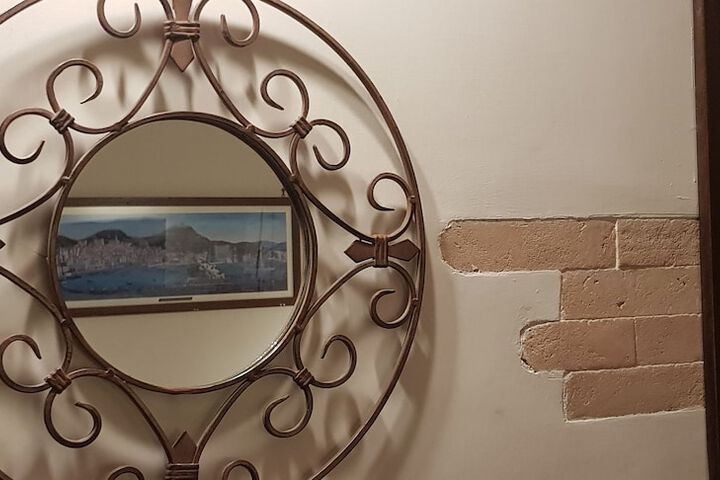 Room 7 of 124
