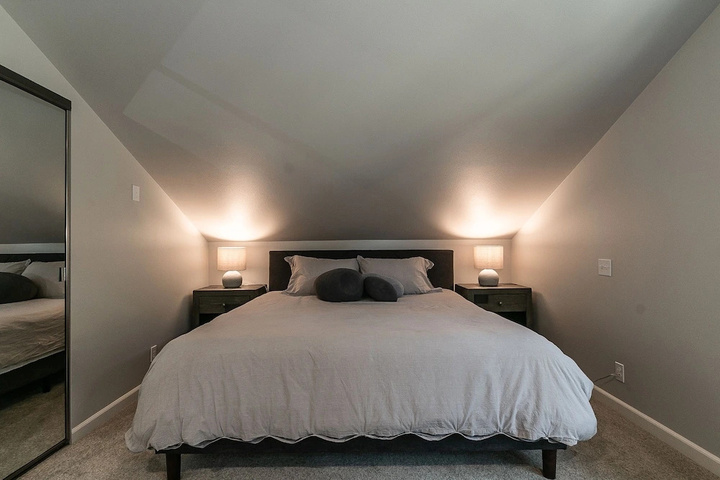 Room 4 of 27